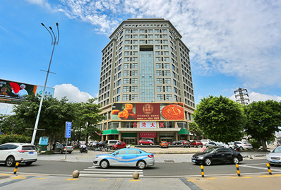 龙昆南台湾大厦楼体LED屏广告