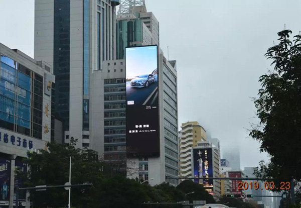 亚洲龙深圳深南大道中电大厦LED屏广告