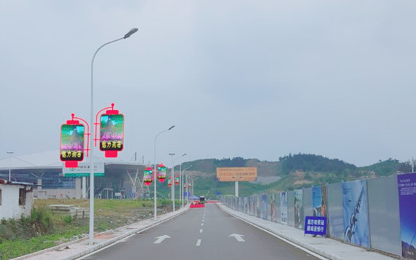 张家界机场户外路灯灯箱广告