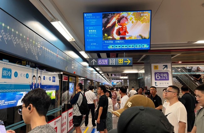 西安地铁车厢电视小屏站台列车广告，西安地铁视频电子屏广告价格