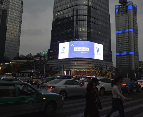 中国电信广州天河万菱汇广场LED屏广告