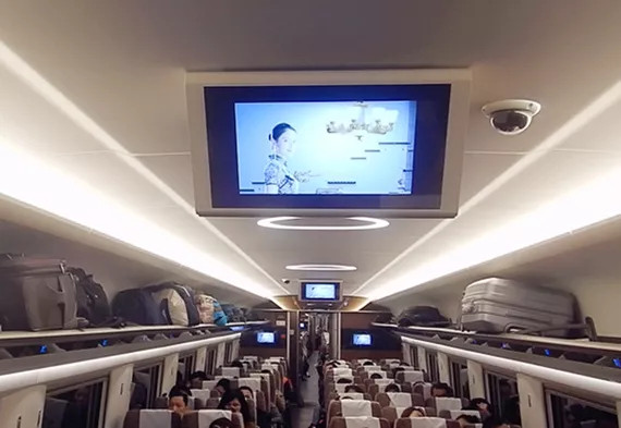 五光十色照明投放高铁电视广告，缔造温暖有爱的生活