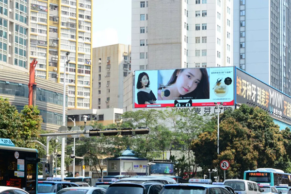 CNP深圳深南大道东门振华LED大屏广告