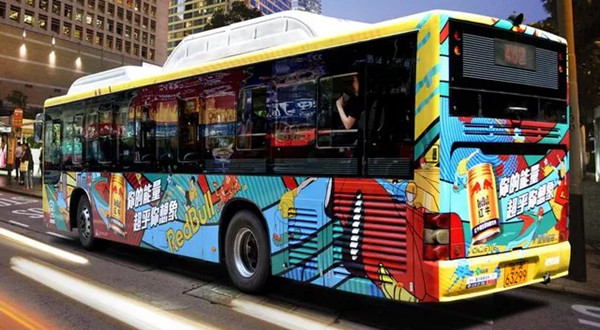 红牛公交车身广告