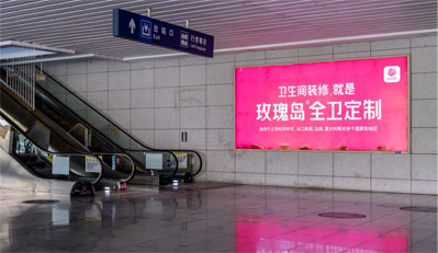 洛阳龙门高铁站站前通廊壁挂灯箱广告