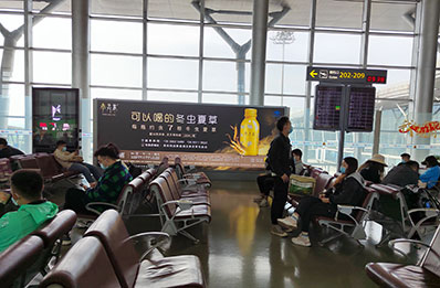 贵阳机场T2航站楼候机厅灯箱广告