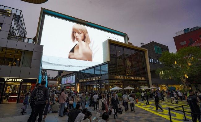 北京三里屯太古里广场裸眼3D大屏LED广告，北京LED大屏广告价格