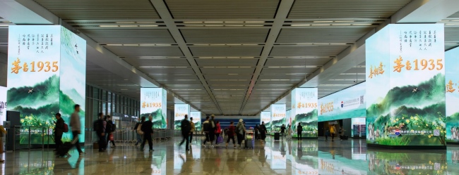 上海虹桥高铁站机场客流枢纽地下通道LED大屏包柱广告价格
