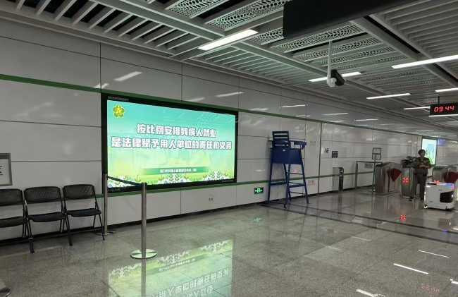 厦门地铁站厅墙面灯箱广告投放，厦门地铁站台广告牌价格