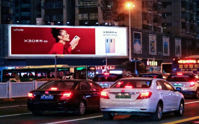 很多企业主搞不清楚线下媒体和户外媒体有什么区别，详细分析线下媒体和户外媒体的区别。