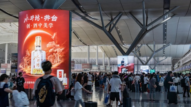 长沙南站高铁候车大厅灯箱广告投放，长沙南站大屏广告价格