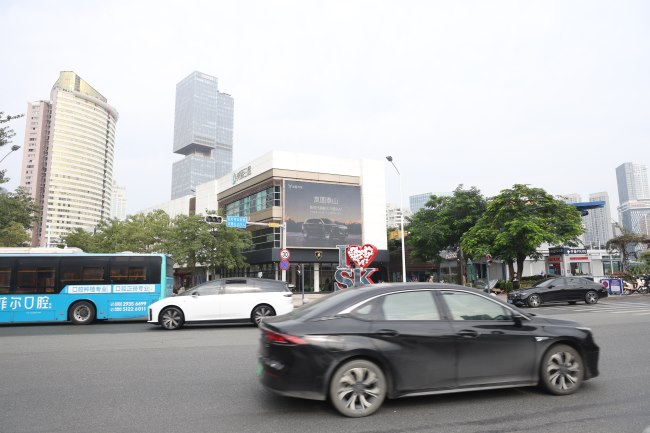 深圳蛇口海上世界LED大屏：滨海商圈的高效视觉触点