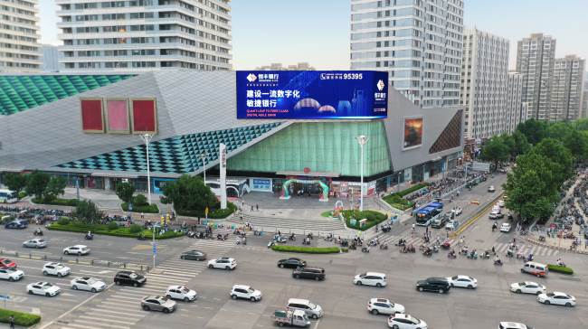 济南高新万达3D大屏：城市主干道的视觉地标