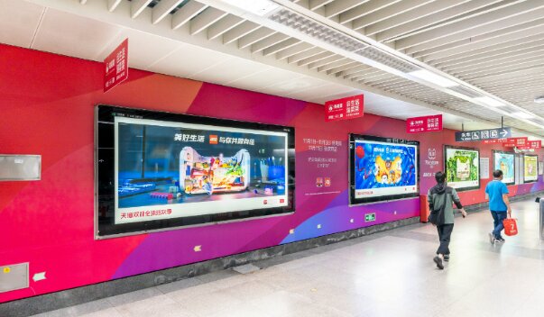 【城市文化中不可或缺的一部分】深圳地铁广告的特色与研究