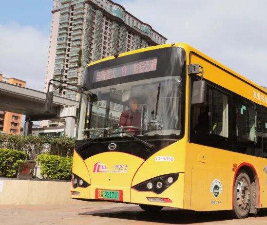 “导盲犬主题巴士”广州公交广告9路线发车了！