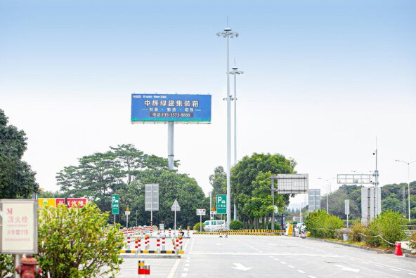 东莞高速立柱大牌广告价格多少钱？常虎高速东莞虎门广告牌位置