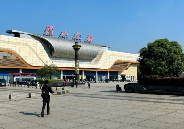 眉山东站广告-眉山东站广告投放价格-眉山高铁广告公司