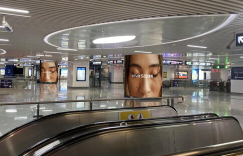 第一户外传媒-温州地铁机场站LED屏广告