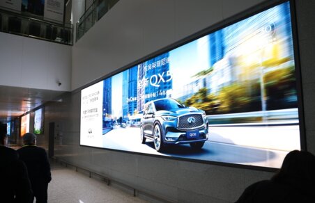 第一户外传媒-南通兴东机场地下停车场灯箱