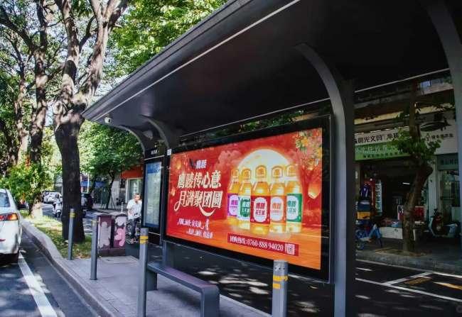佛山公交站台灯箱广告