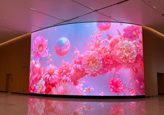 第一户外传媒-广州白云机场行李提取厅对称双屏广告