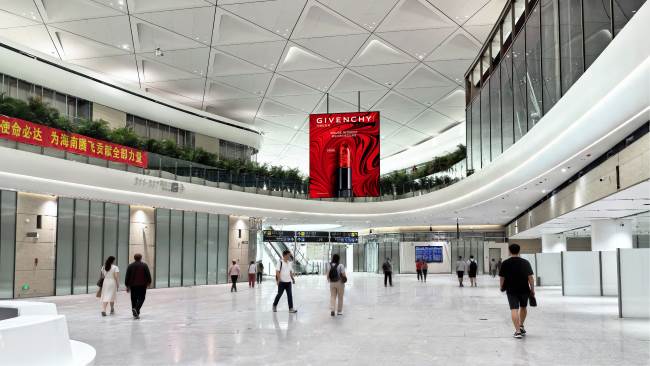 第一户外传媒-三亚凤凰国际机场二层国内出发安检后巨幕