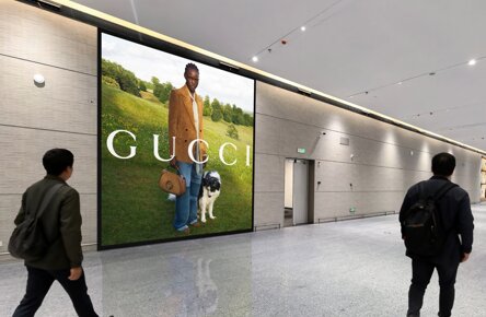 第一户外传媒-三亚凤凰机场T3航站楼一层国内到达行李提取大厅墙面灯箱