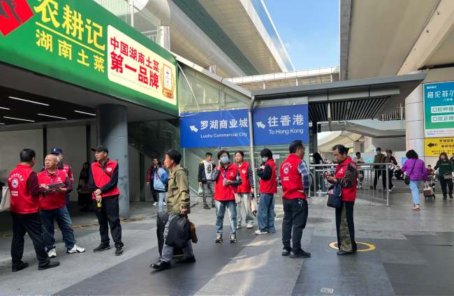 第一户外传媒-深圳罗湖口岸灯箱广告