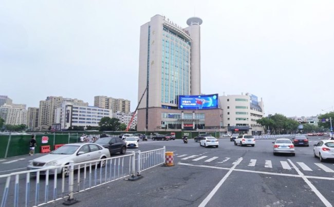 金华双龙南街与双溪西路LED广告,日报大厦大屏广告价格