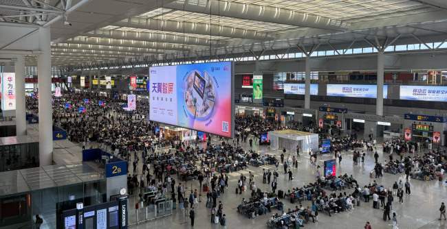 2026年一季度户外广告:TOP10行业占比83%,软件网站领跑增长