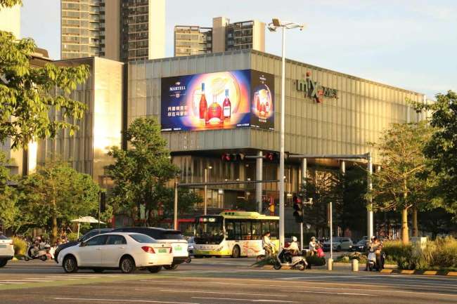 佛山顺德万象汇折角LED屏:大良东区正对十字路口234㎡