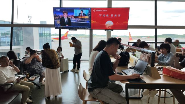 成都双流天府机场候机区LCD小屏:双机场套装